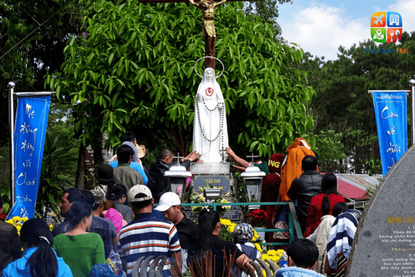 trang-phuc-va-ung-xu
